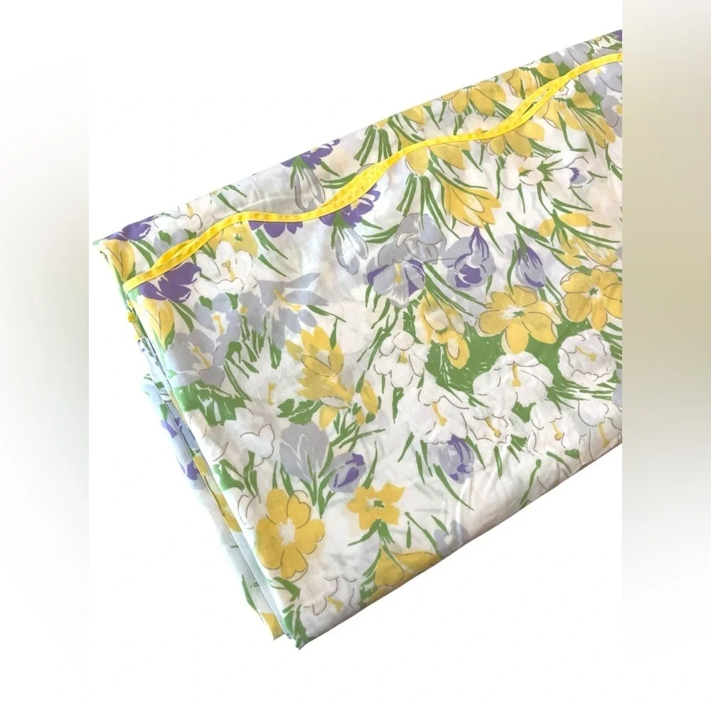 Vintage Wamsutta Floral Scalloped Flat Sheet and Springmaid Floral Standard Sham